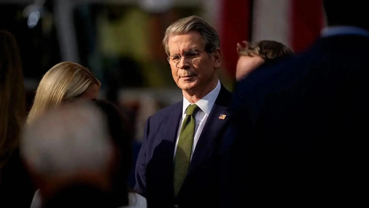 第一天会谈结束，中美连谈5个半小时，特朗普：中国必须作出让步

10月25日，马