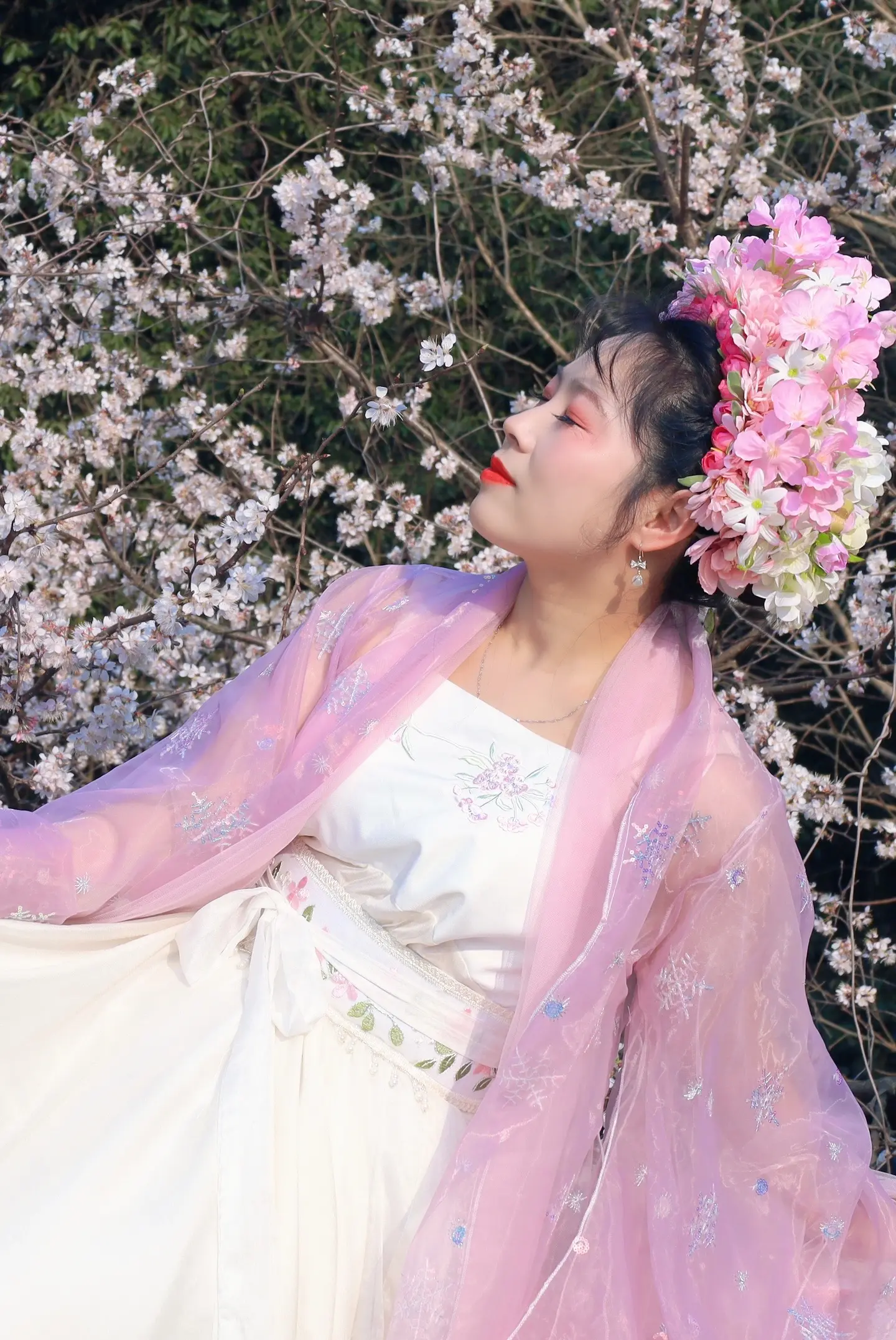 听说今生簪花，来世漂亮，那我想来世漂亮又聪明，做个漂亮的才女……