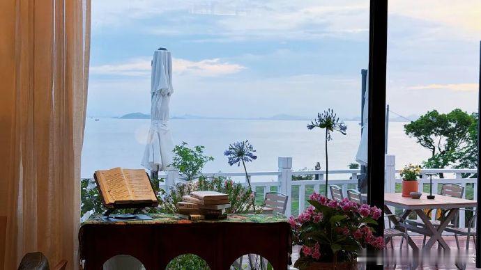 台州玉环海咖治愈季 在浙江玉环的海边，藏着一家家“海咖”——高踞悬崖、面朝大海，