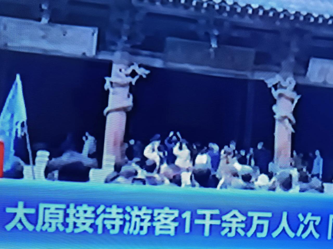  
从新闻中获悉:国庆七天假期我市文旅景区接待游客达到了一千余万人次。门票(营业