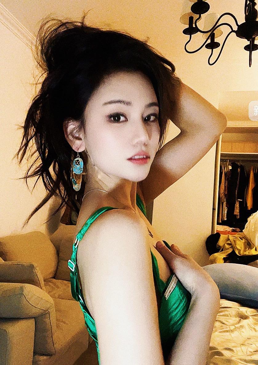 我要更认真的感受节气变迁，昼夜交替。认真看每一次日照起伏，在日落之时...