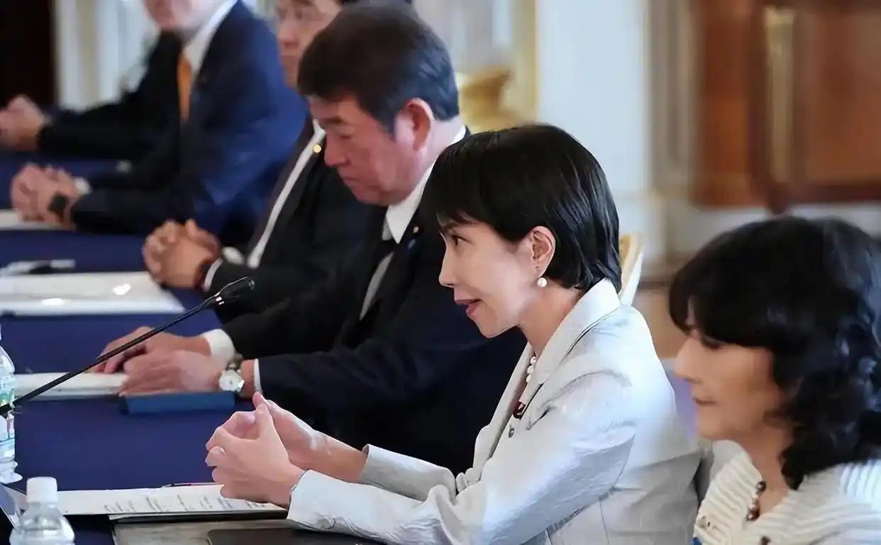日本帮印度修高铁被坑惨了，现在又要搞牛粪汽车，这是没被坑够啊
 
高市早苗刚跟莫