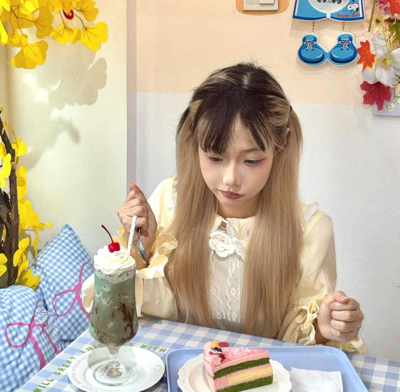 甜点史努比小乐园
📍广州 趣致食糖
薄巧冰沙我们喜欢你^3店里可爱的小角落很多