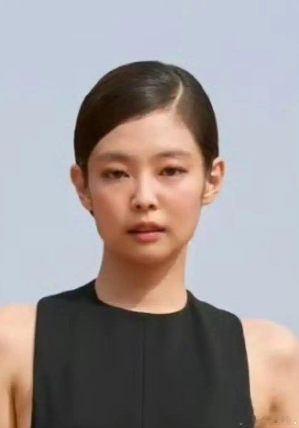 jennie的神颜都是吹出来的吧 ​​​
