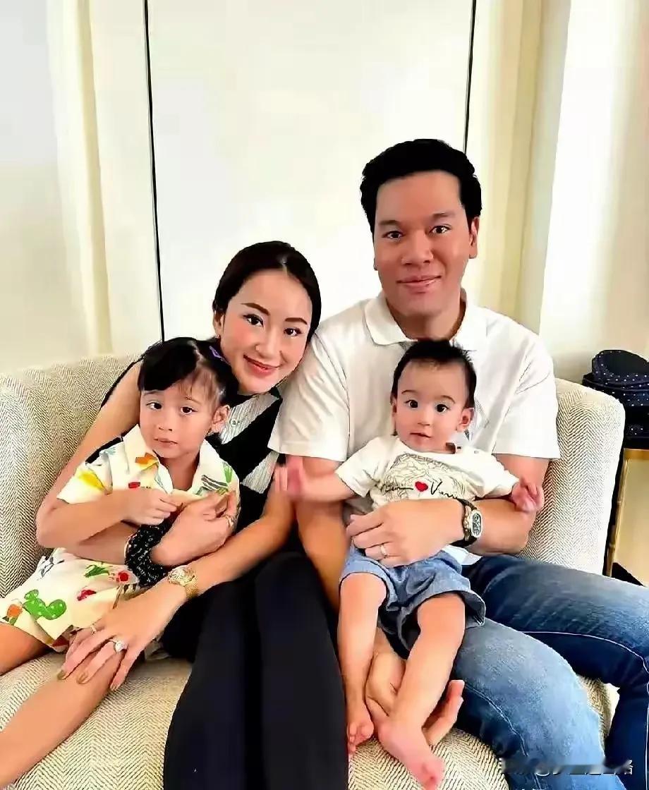 佩通坦是泰国国王亲戚？那么辞去总理，继续担任文化部长也不意外了？
首先佩通坦能继