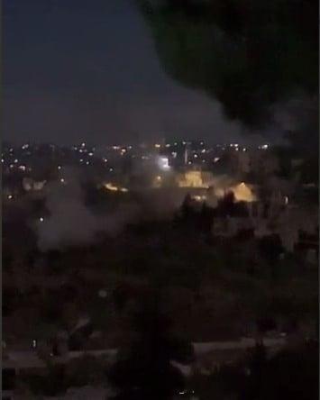 夜间，一架以色列四轴无人机在黎巴嫩南部胡拉镇袭击了一家咖啡厅和其它几处地点，未造