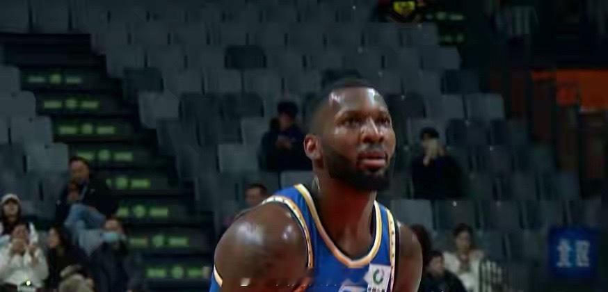CBA俱乐部杯：北京76-107惨败青岛 收1好2坏争冠难。好消息是小外援杰曼贡