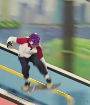 全运会滑板冠军崔宸曦是高一学生。
崔宸曦就读于济南外国语学校，在她获得全运会冠军