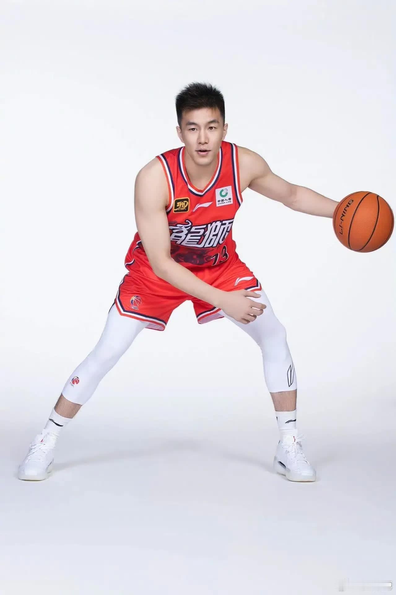 尊说体育 |真搞笑这帮人 可是学会个词儿了 喜欢艾伦就是饭圈了？ ​​​