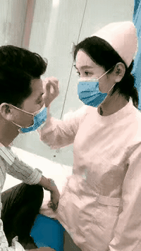 小伙子真有你的，病了还敢调戏护士，果然是高手！