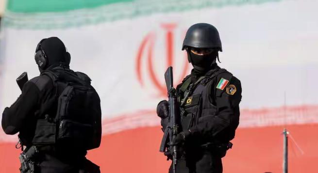 现在美国为什么不敢打击伊朗了。
 
主要是伊朗的拨乱反正起了作用，一大把的内奸被