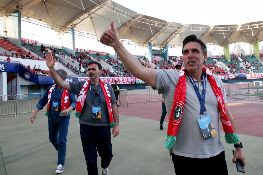 河南队2025：用汗水与血性，书写一段逆境重生传奇