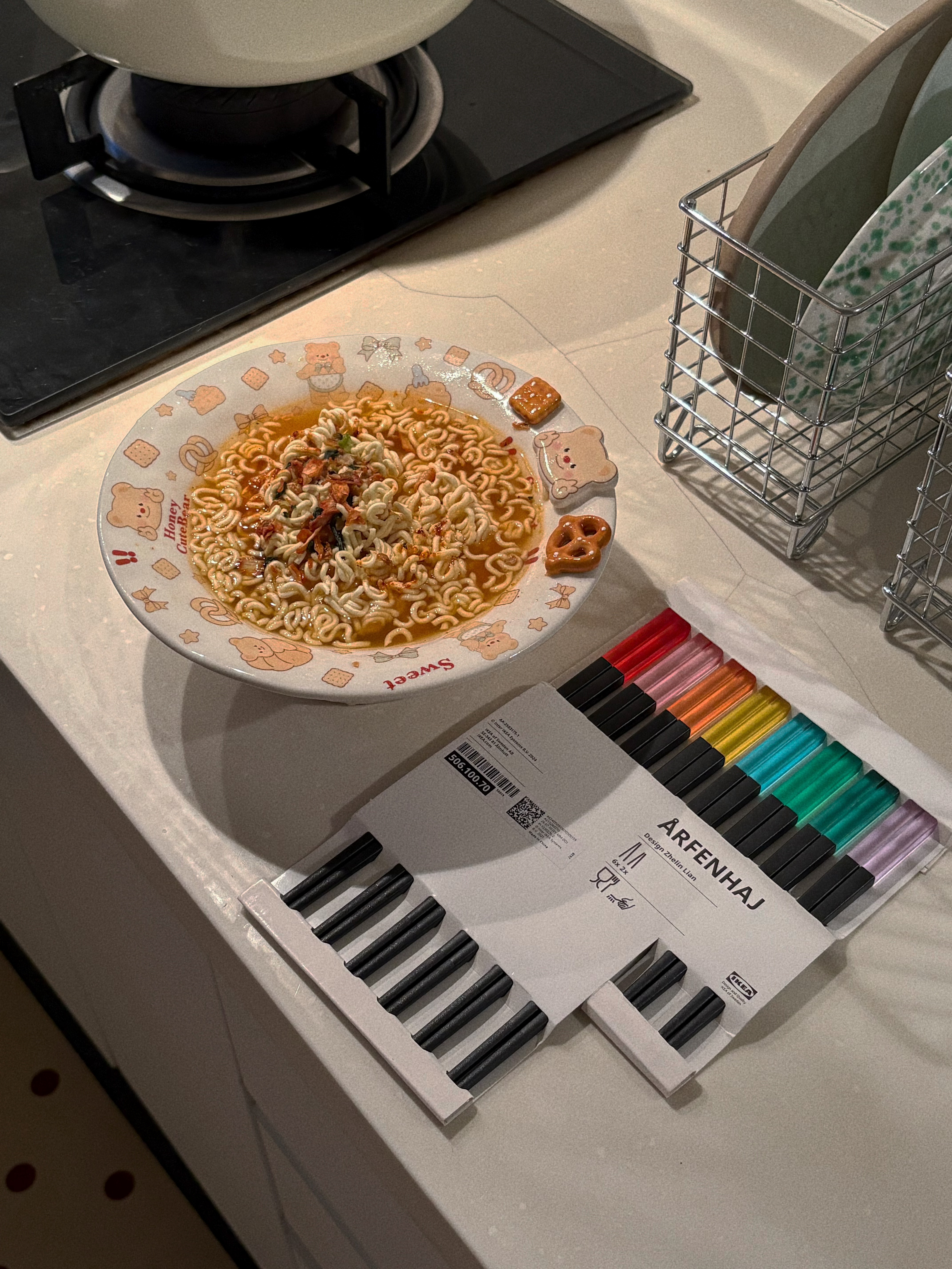 傍晚的厨房更喜欢了恨不得坐在厨房里吃面🍜🥢 ​​​