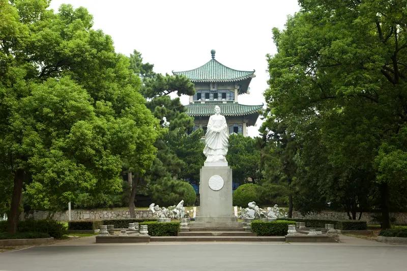 女生贺显贻高考604分，超浙江省特招线12分、普通类一段线114分，却放弃本科读