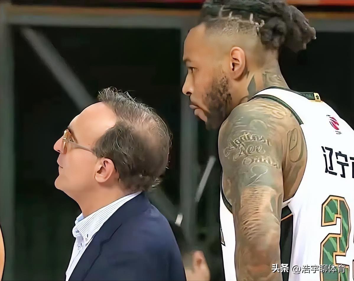 莫兰德打成辽篮攻防大核，乌戈用这一招成功激活大莫，这位球员最受益，不是赵继伟。