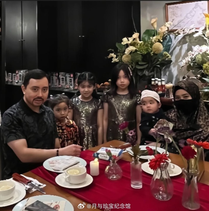 王室[超话]王室文莱王室 文莱二王子家的四公主终于亮相，这不是挺可爱的娃嘛，不知