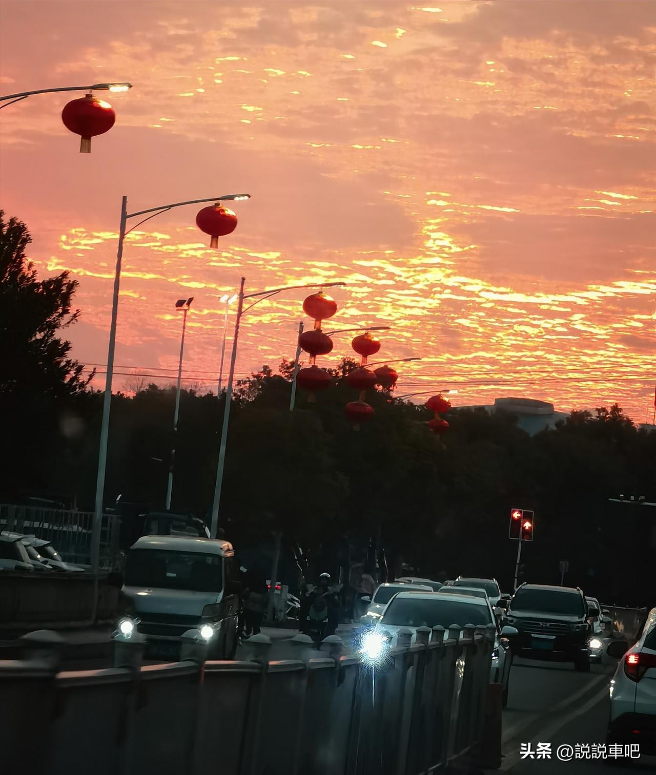 今天有粉丝问我，15万左右家用SUV怎么选？
今天给大家说点实在的，不绕弯子。