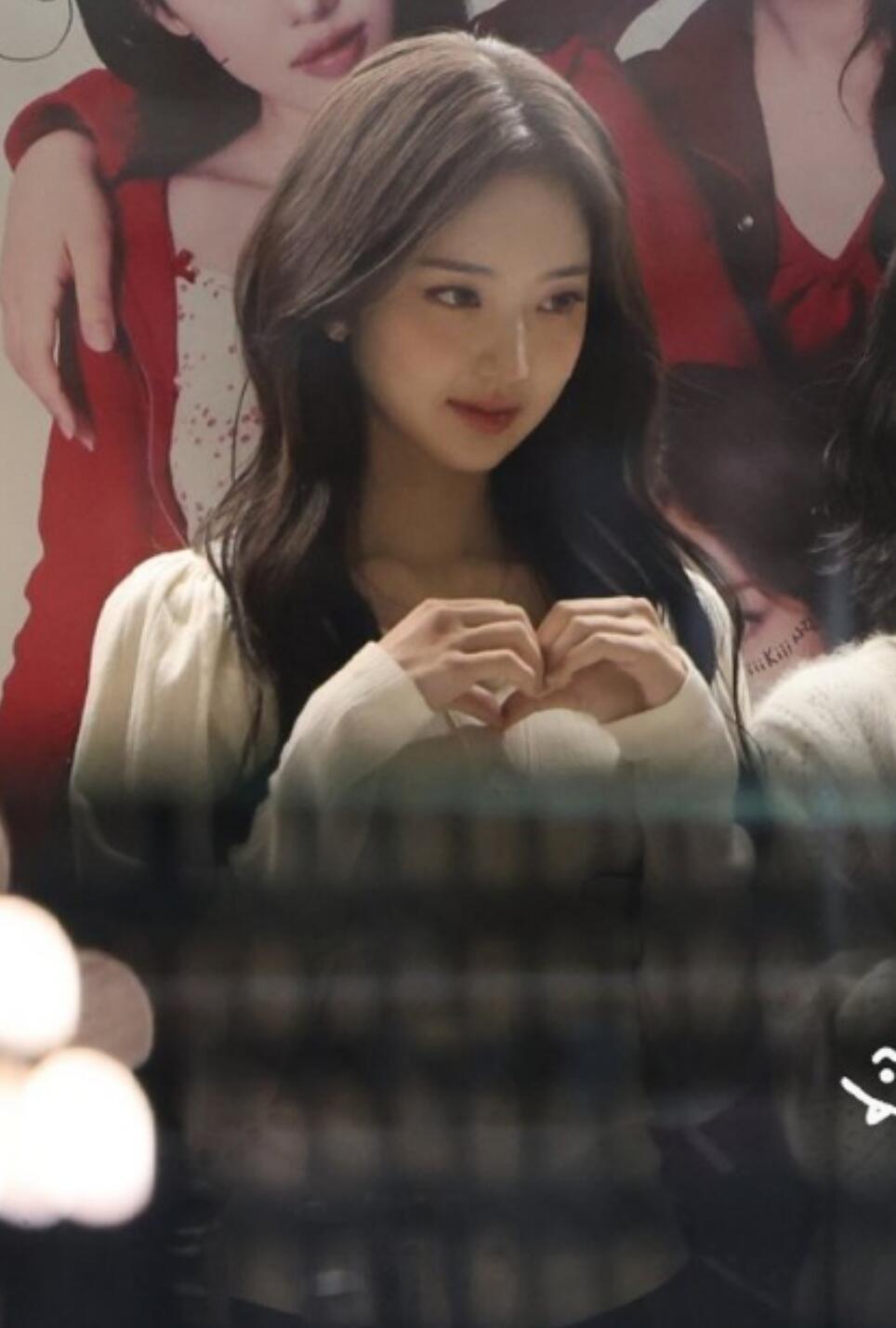 想不明白我竟然会用美的很有味道来形容一个刚满20的女生 但这是李修旻就不奇怪了…