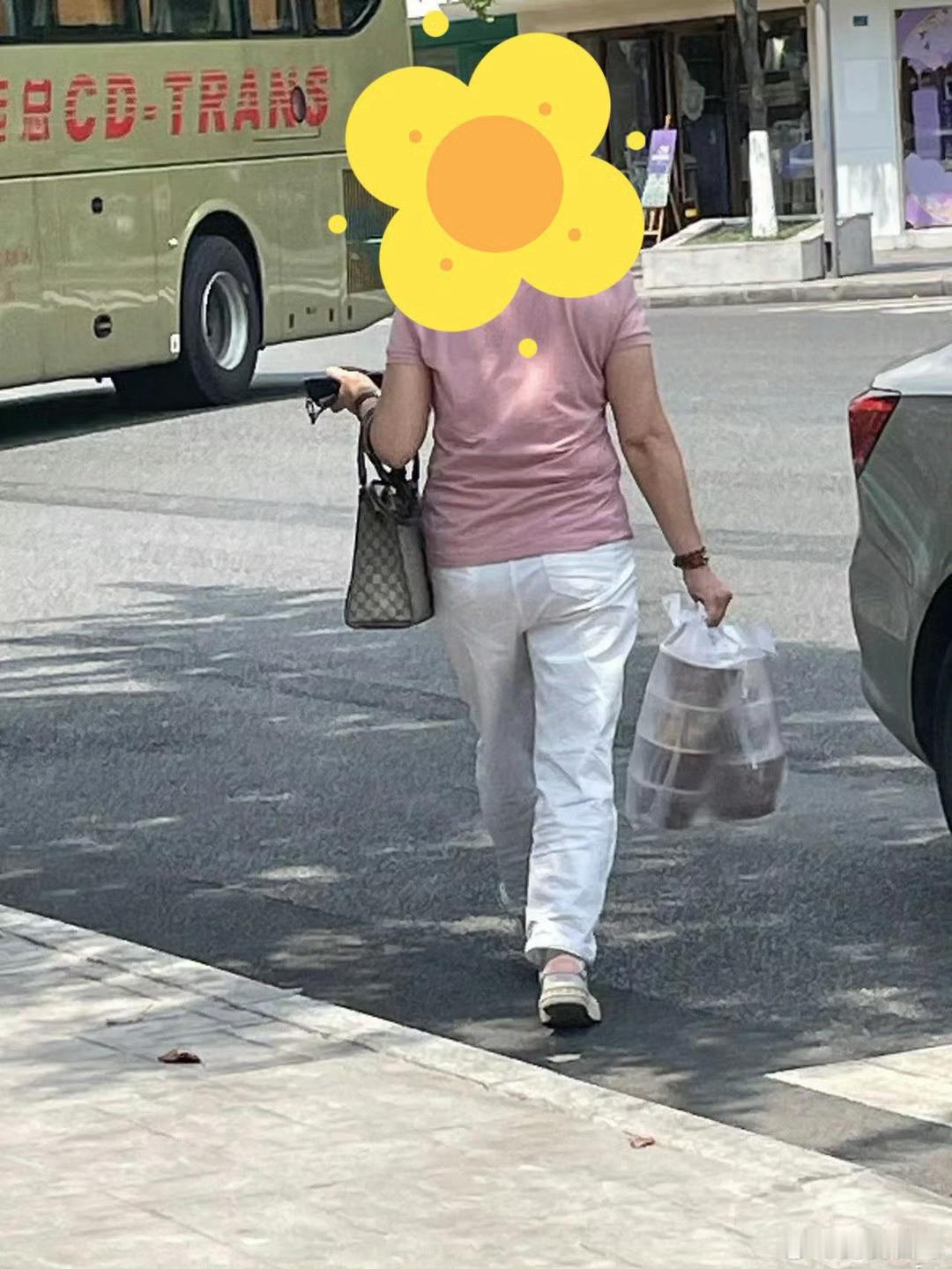 觉得妈妈在外面吃饭打包很丢人不和三种人出去吃饭