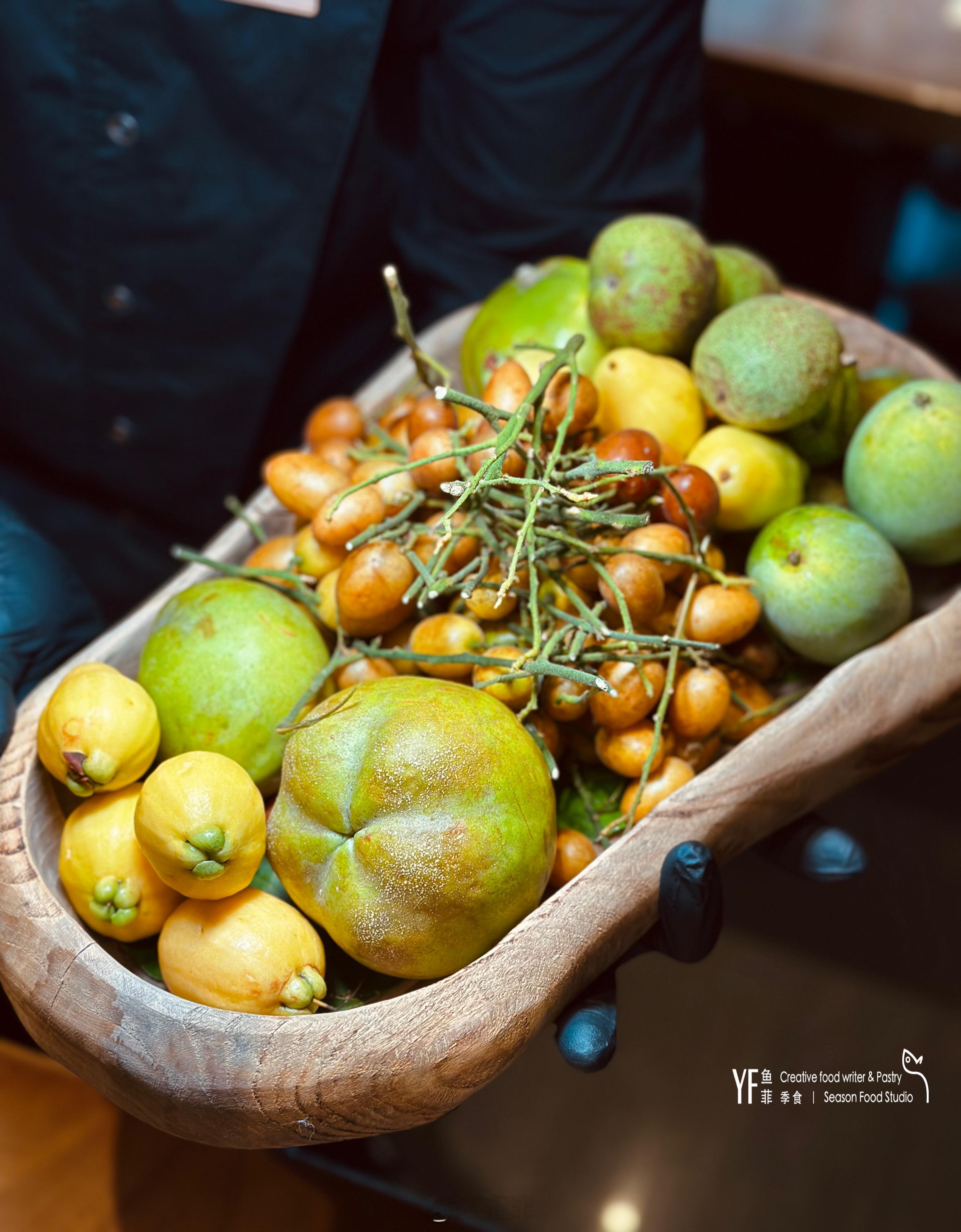 盛夏的帷幕已经华丽拉开，朋友们大无小聚，现在的烧肉界也卷，从宜宾水蒲桃、云南奶香