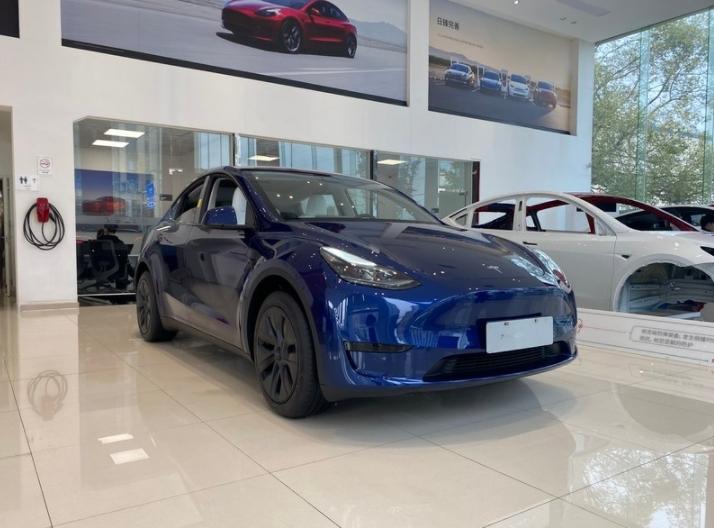 特斯拉Model Y要涨价了，目前这款车的起步价是25.89万，涨价之后，你们愿