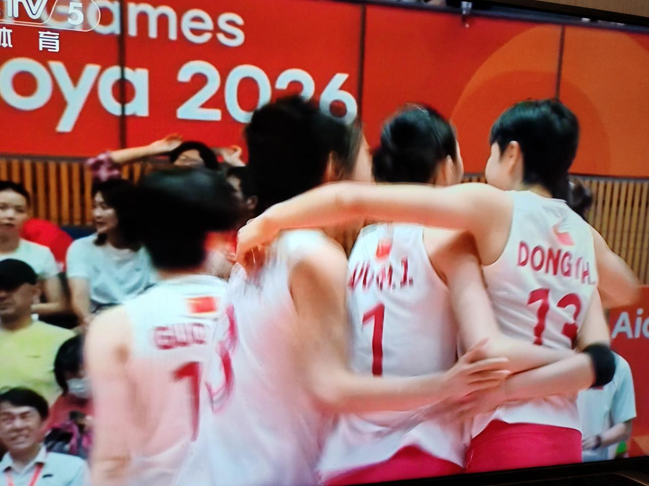 恭喜中国女排3：0战胜日本女排，拿到亚运会冠军，这是中国女排拿到的第十块亚运会金