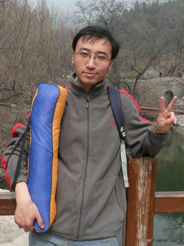 清华、北大“双料学霸”李永乐，去外企求职却屡屡碰壁，一气之下转身走进人大附中，应