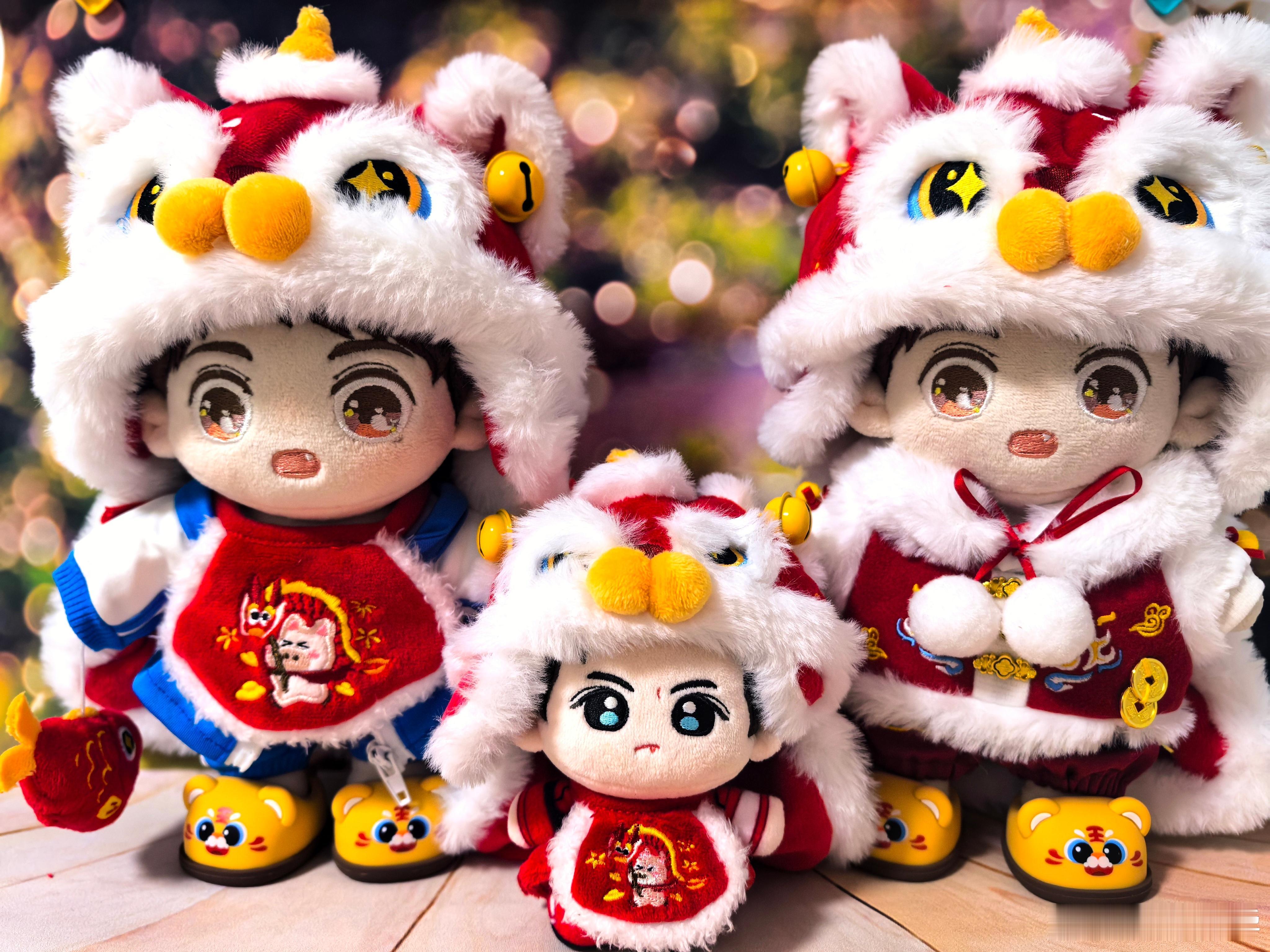 刚带我的舞狮队给我妈拜年了，我妈给了每个娃100块钱，然后我说过年不能给300，