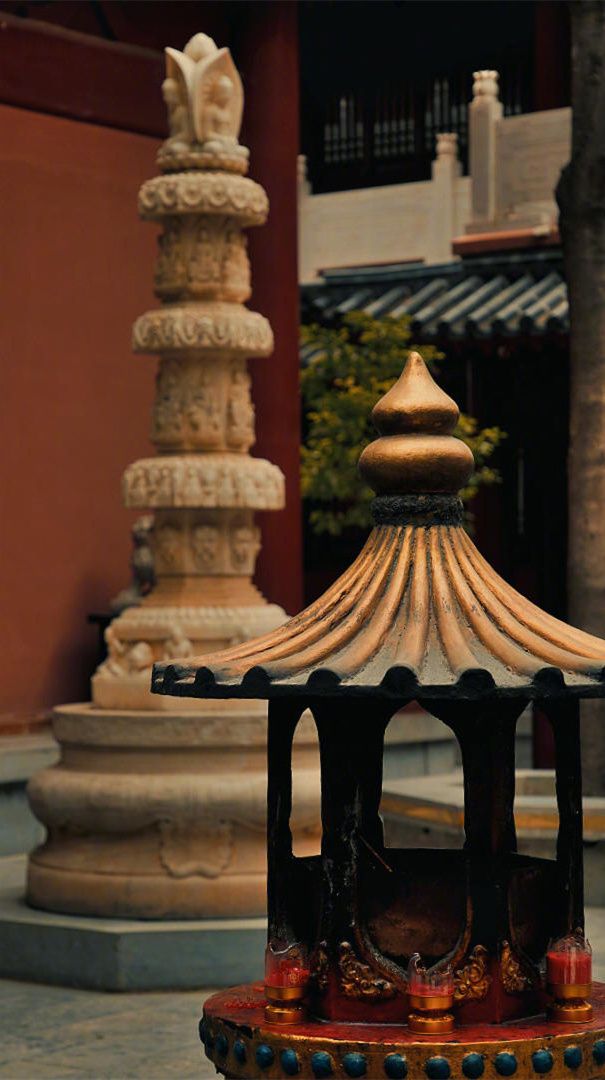 记住，越是不顺的时候，越要沉得住气，看清形势，放弃幻想，少点以为，多点作为，做更