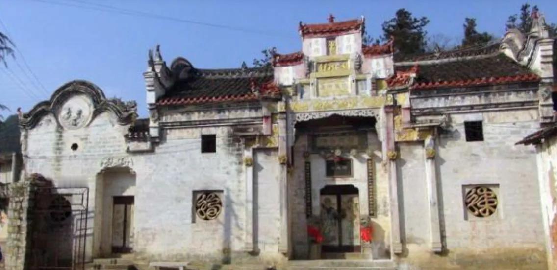 麻城东界岭｜藏着鄂东百年文脉与红色记忆
 
麻城盐田河镇东界岭，不只是普通山岭，