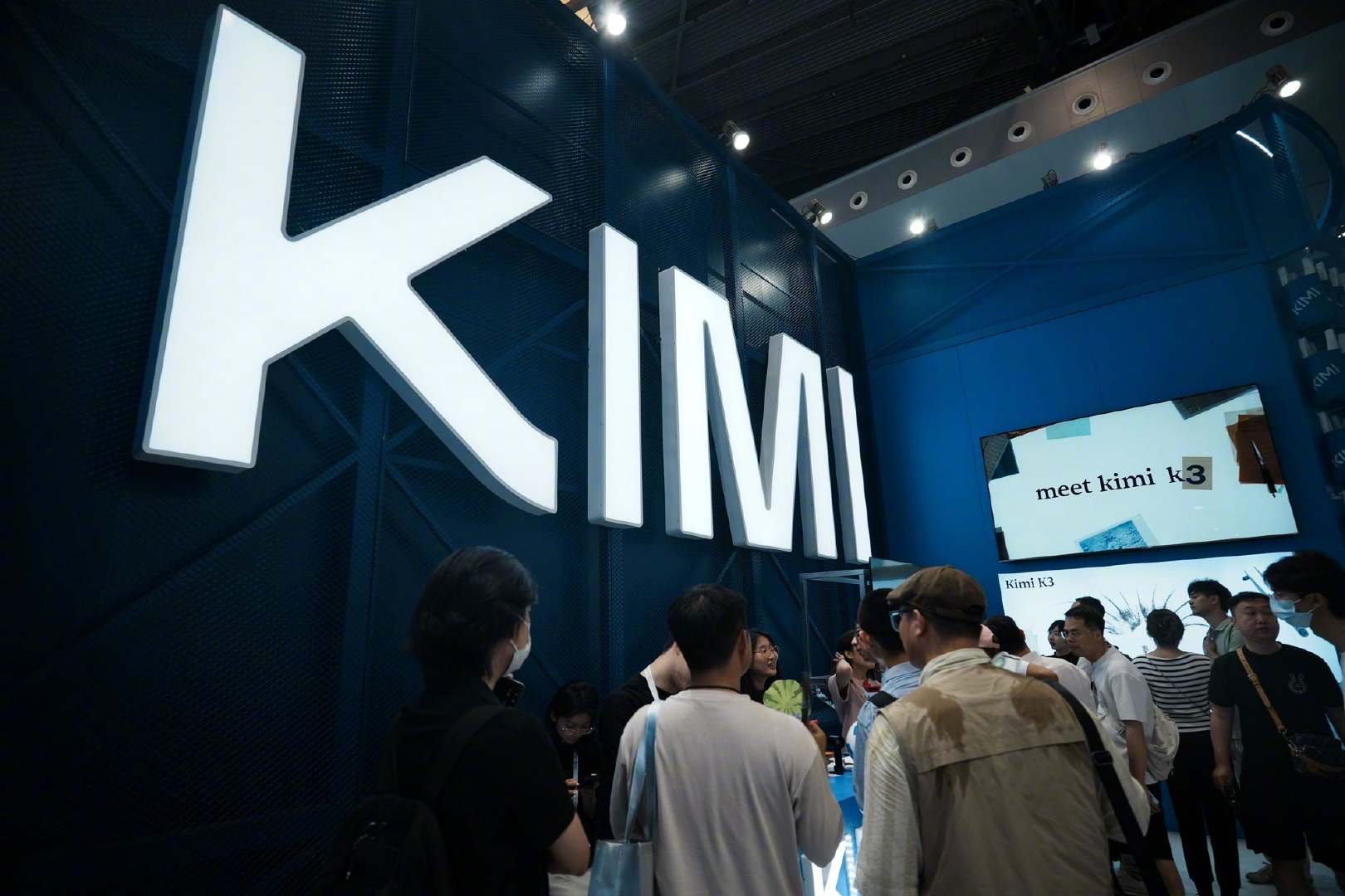 7月17日，中国人工智能公司月之暗面（Moonshot AI）发布了新模型Kim