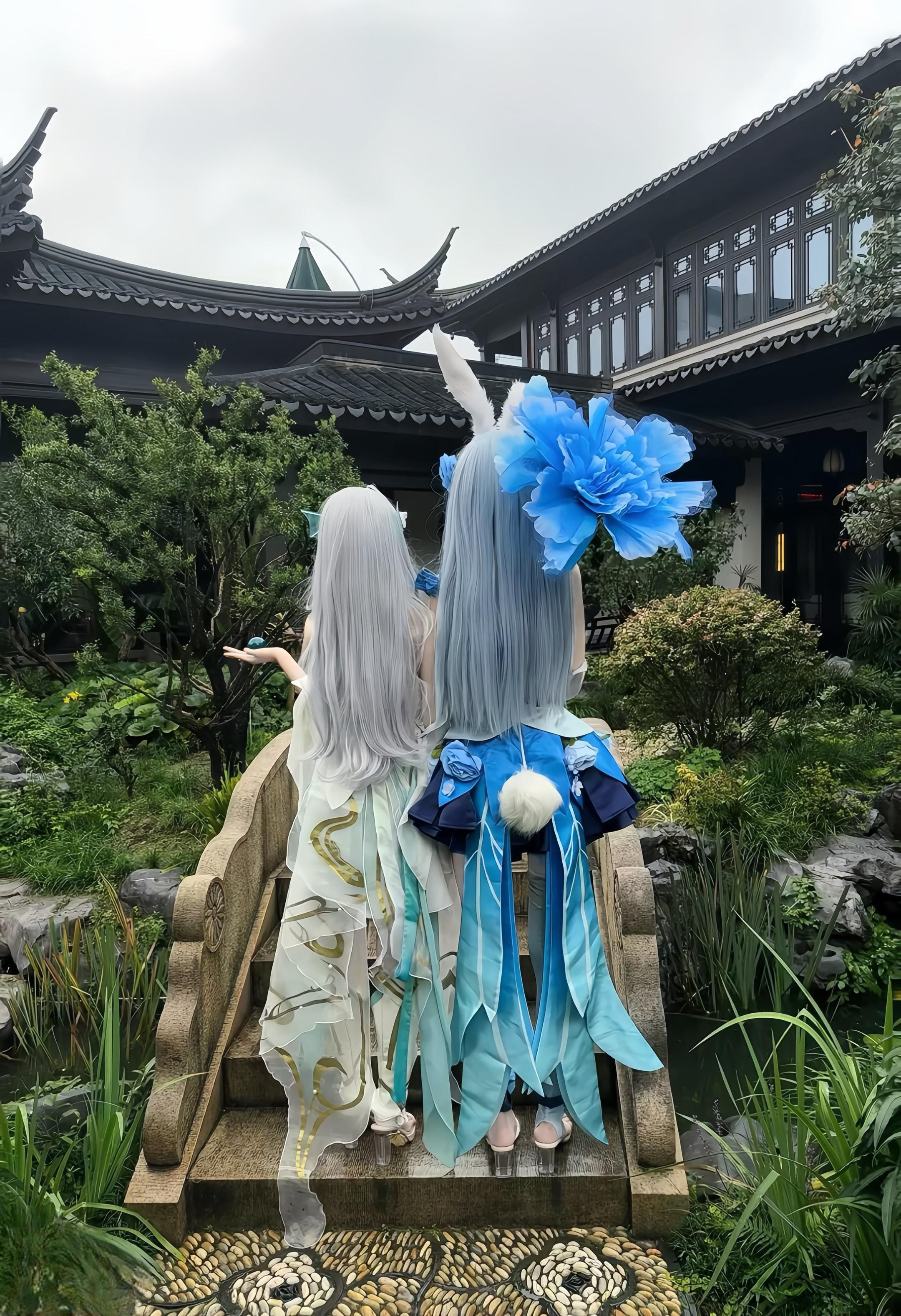 左携施 右牵离