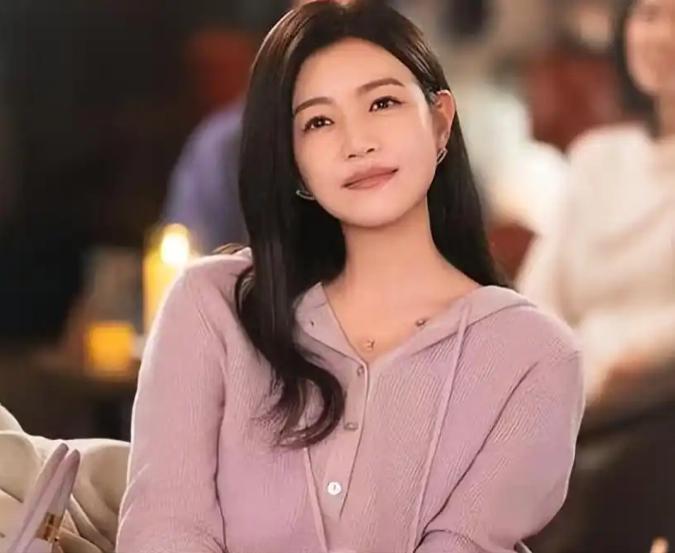 陈妍希离婚后首部新剧正在热播，口碑与人气双丰收，还收获半个娱乐圈明星转发支持，场