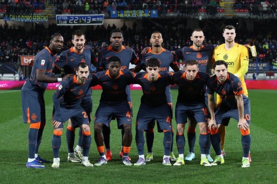 最终国米2:1战胜了都灵国际米兰热点现场 大家觉得国米今天表现如何？ 