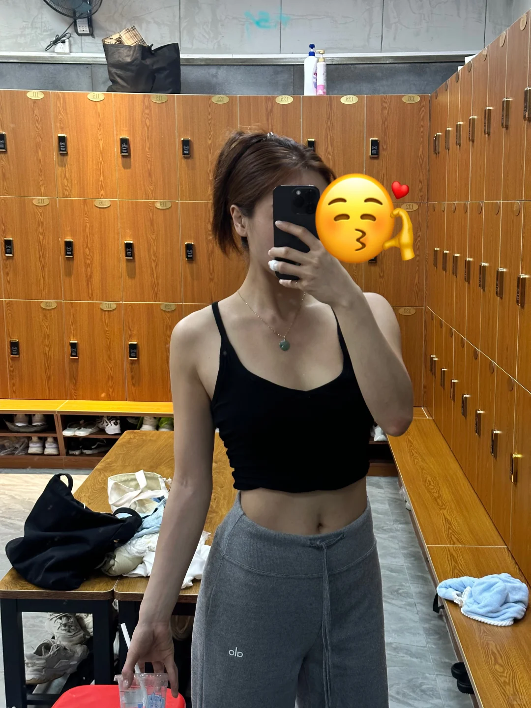 不出意外 在健身房