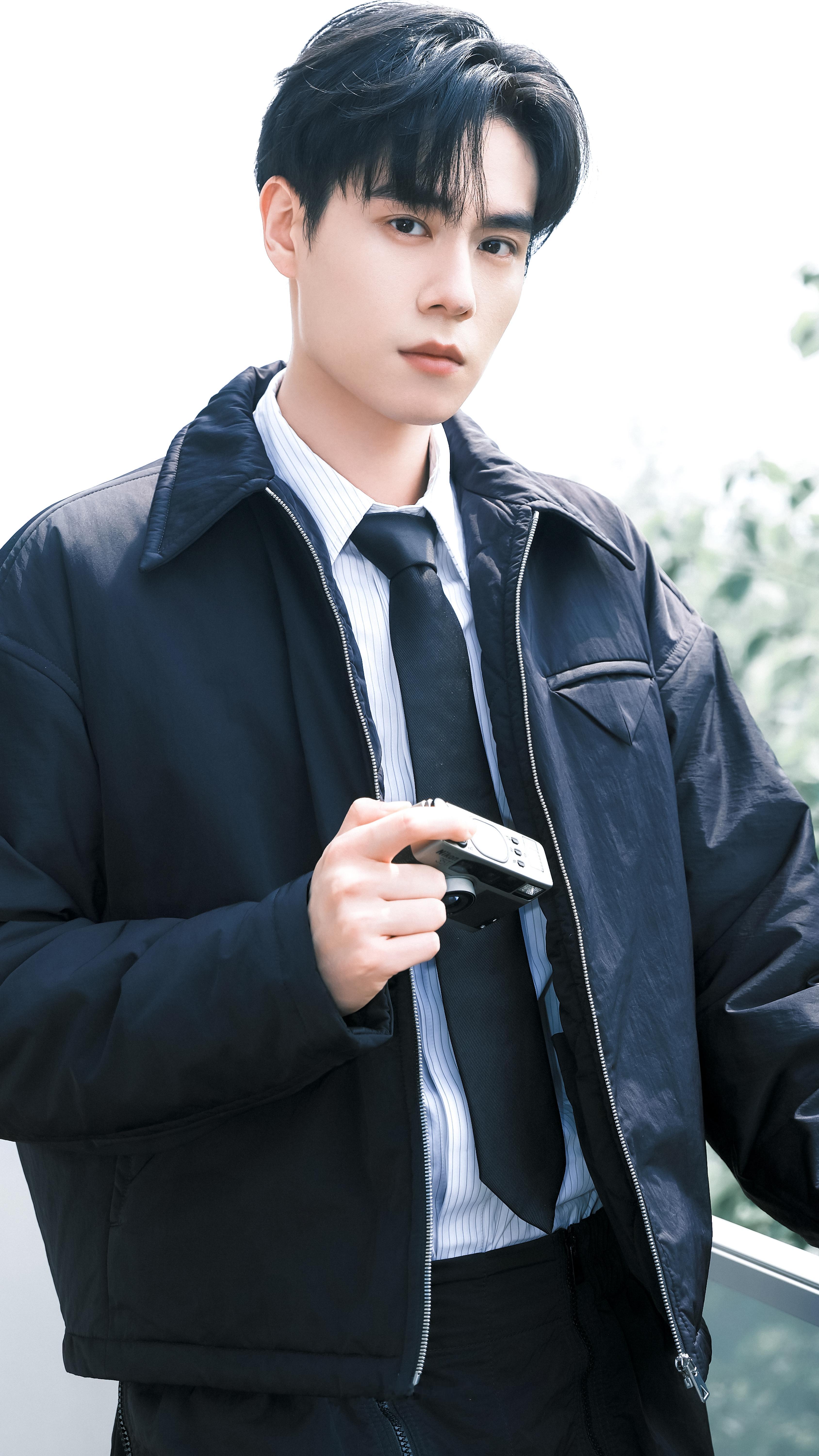 胡一天 胡一天 天才女友 胡一天江逾白“春水四泽是你的爱恋,夏云统峰是你的缠绵,