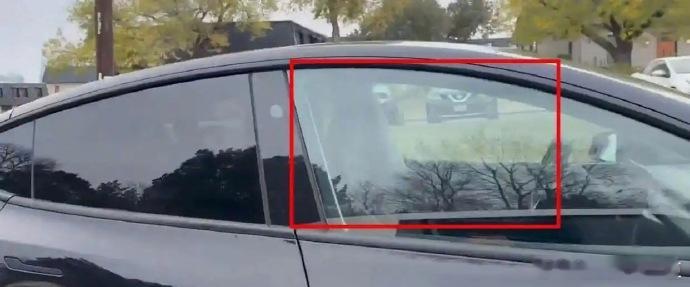 特斯拉启动无人驾驶测试特斯拉首席执行官埃隆・马斯克（Elon Musk）于周日证