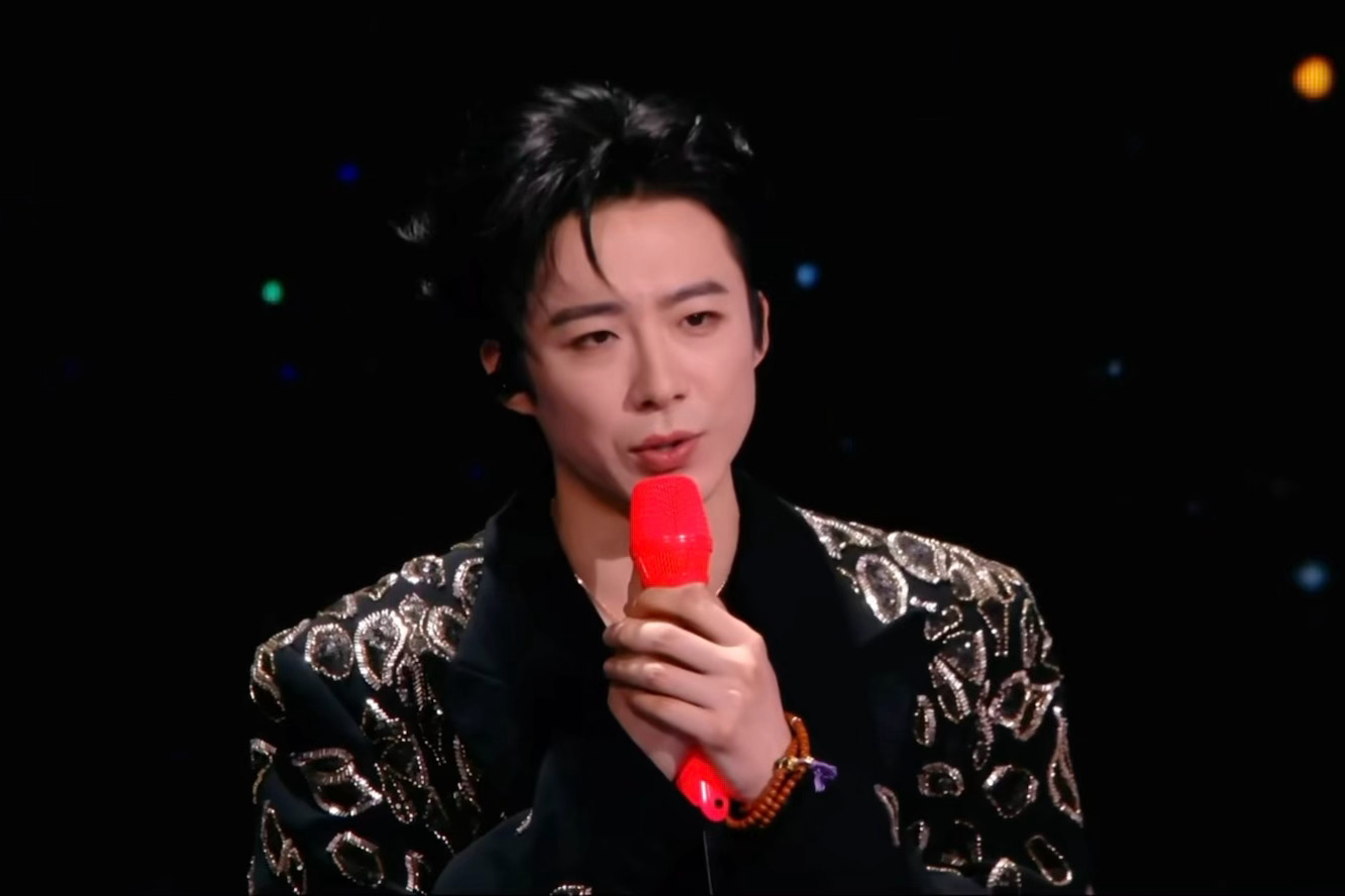 刘宇宁看看台下灯牌，从此以后不许这么说！！刘宇宁你也有今天刘宇宁从此以后不许这么