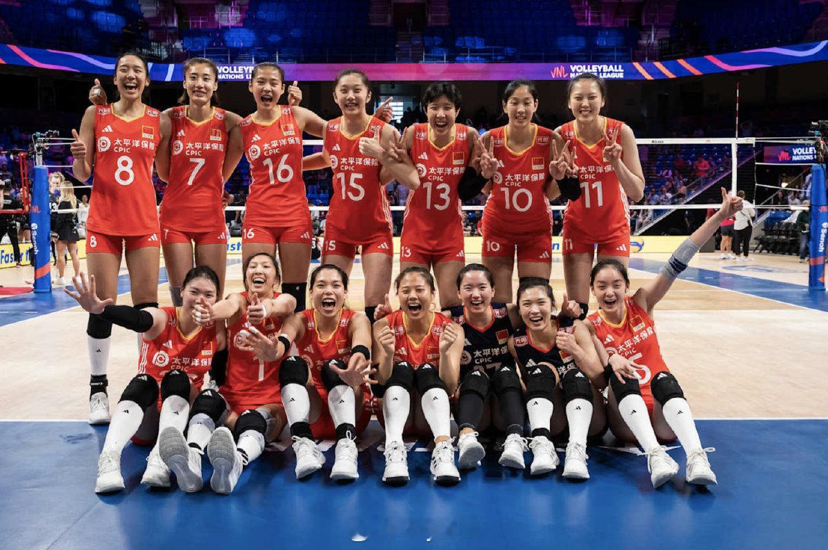 为中国女排加油[拳头]  朱袁张1块2毛9[超话] ​​​