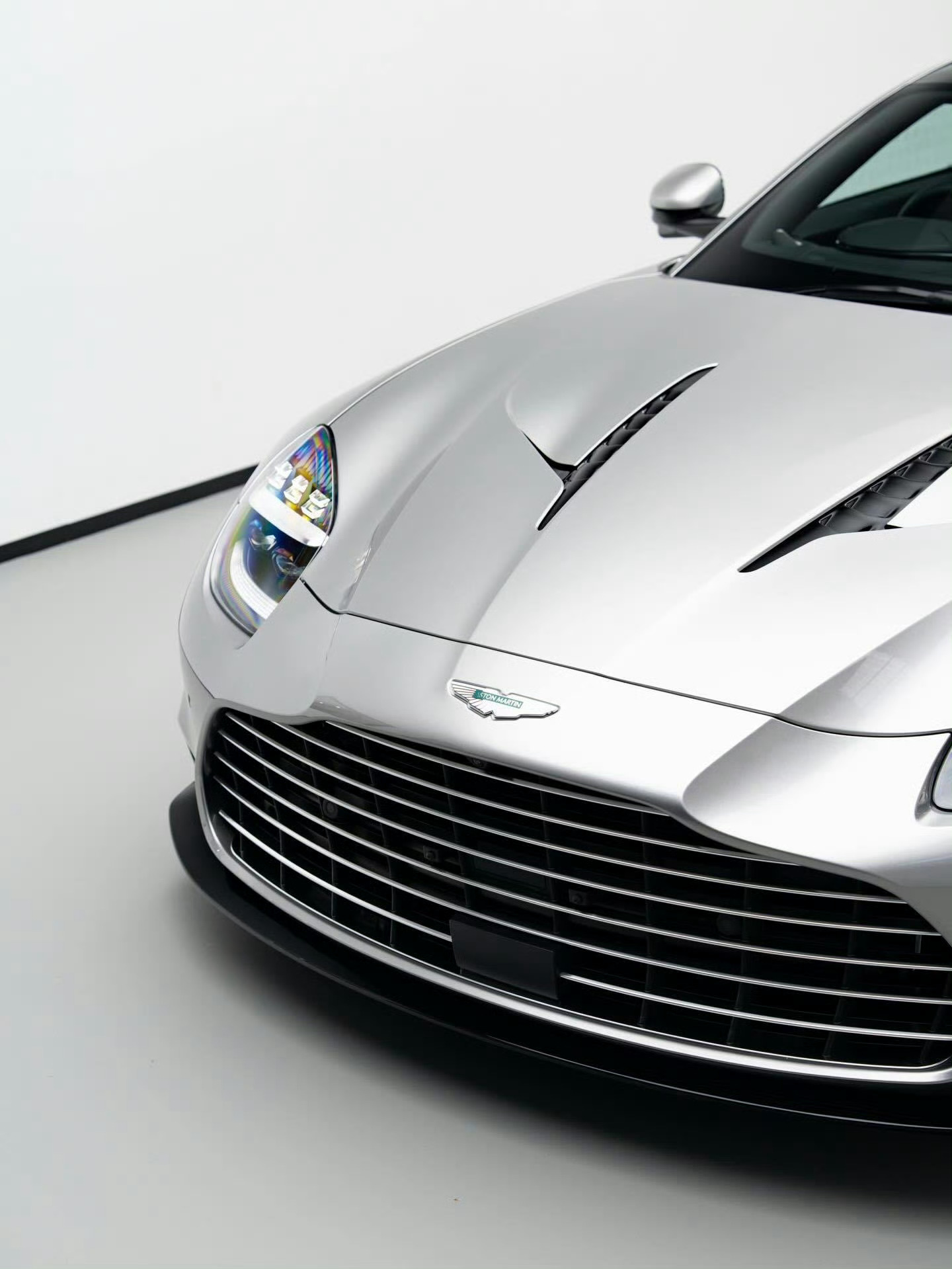 Aston Martin Vanquish｜阿斯顿马丁 