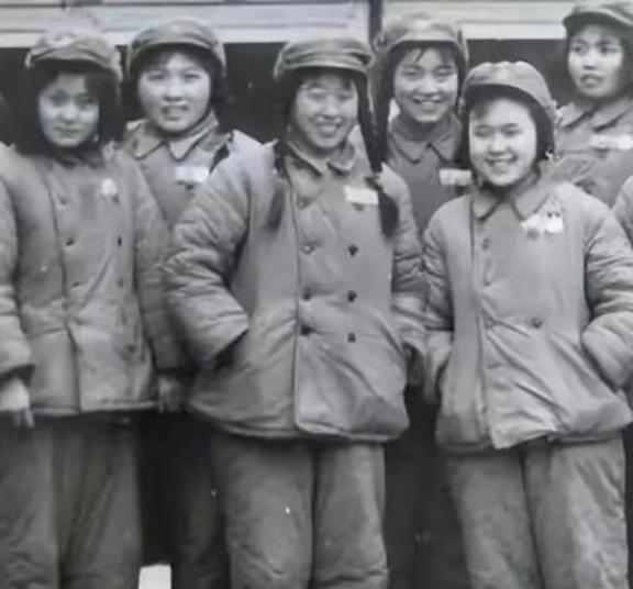 [太阳]抗美援朝时，5名中国女战士被美军包围后主动投降，此后下落不明，大家都以为
