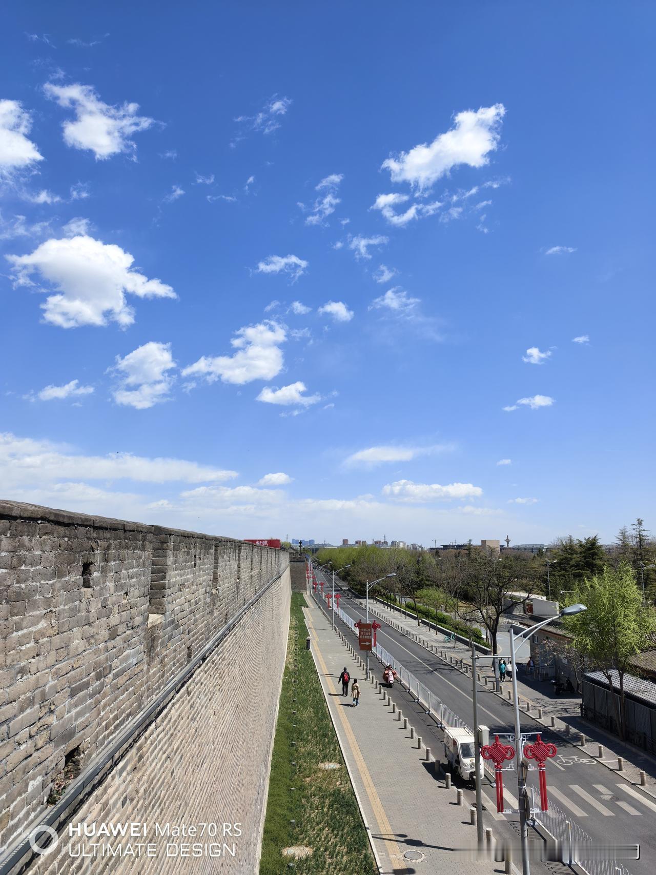 A股六大乘用车企排名

1.比亚迪，总市值9629.45亿元
2025年营收80