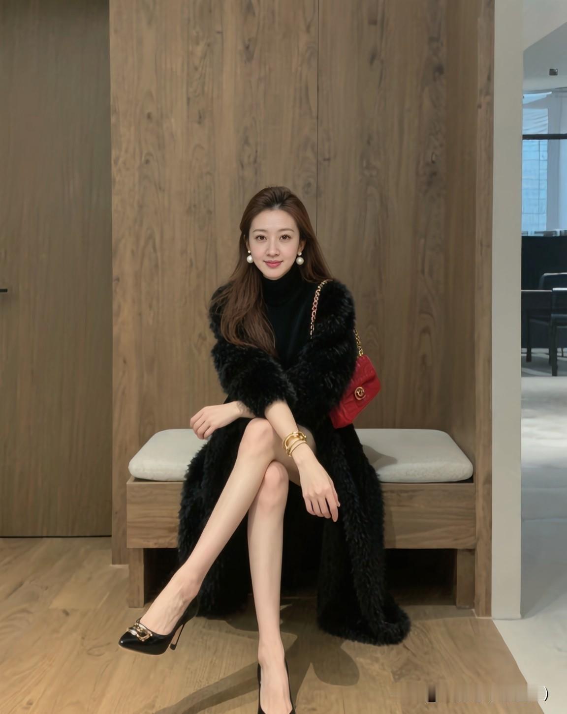 关系而已，
别太执着。
 杨绛先生说：人与人之间，
最长久的关系，
是亲疏有度。