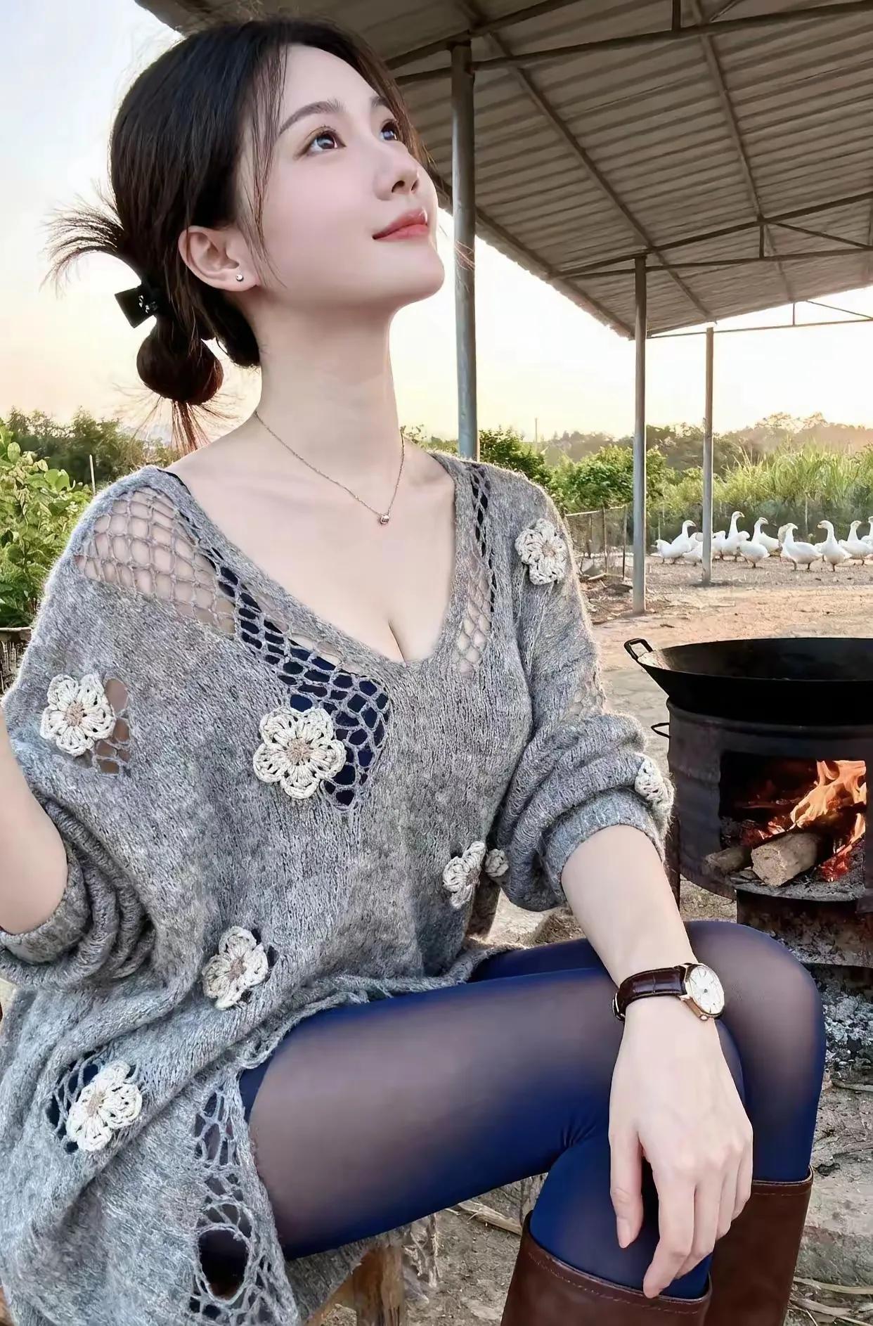 女人只要没有明确拒绝你，就还有可能喜欢你，那你就还有机会啊。你要做的，就是自信一