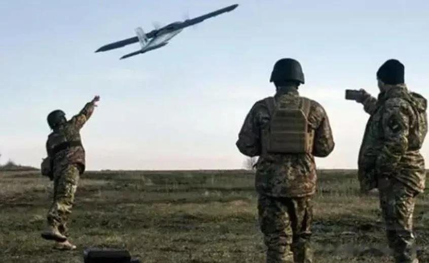 梅德韦杰夫“核末日”警告刚落，短短两天内，俄罗斯遭大规模空袭

来源:海峡快讯
