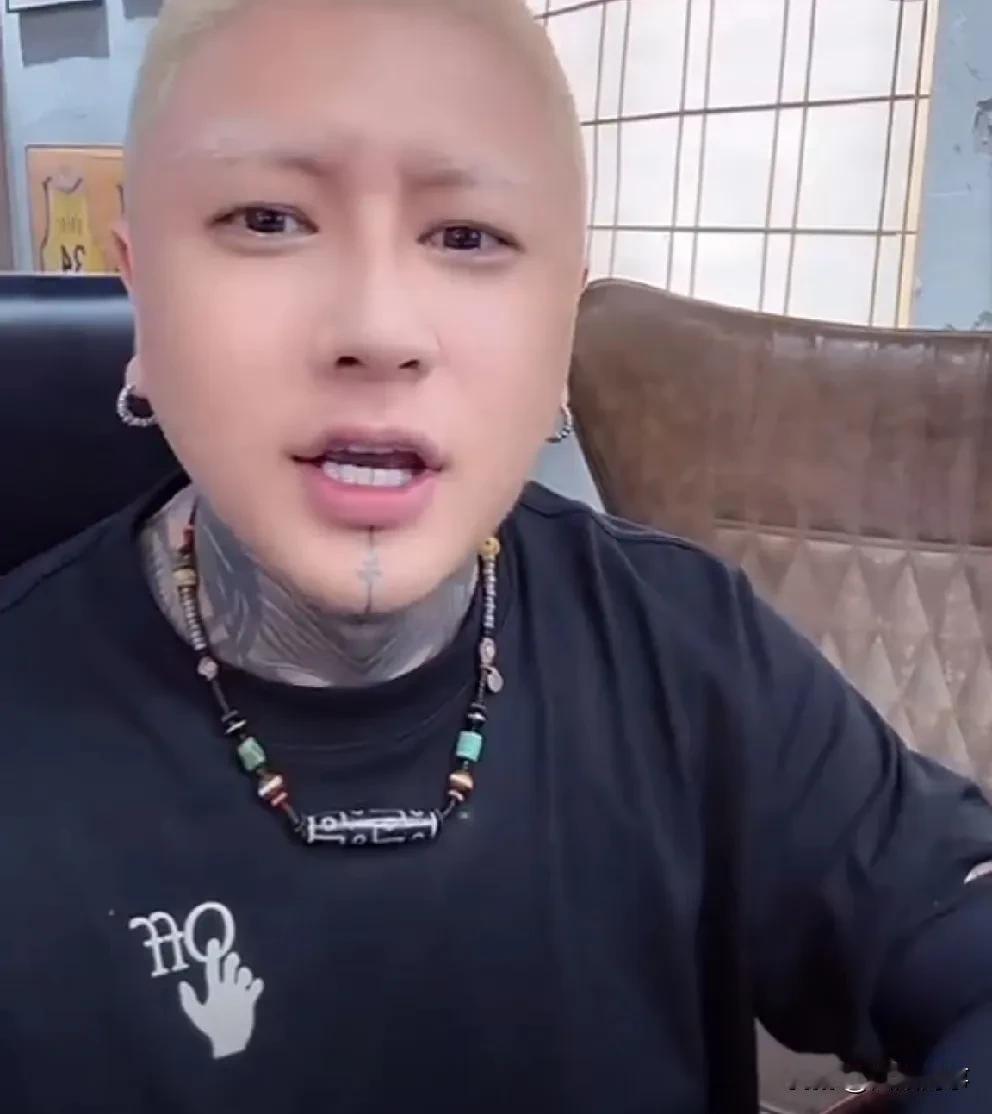 小胖说方丈以前赚的钱都招待哥们了！

        以前方丈狂傲的时候，张二嫂