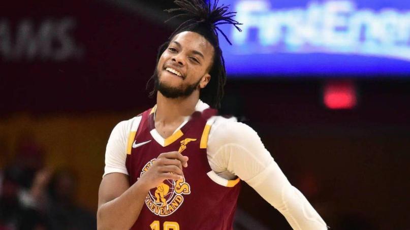 雷速体育12月20日讯 NBA常规赛继续进行，骑士主场125-136输给公牛，三