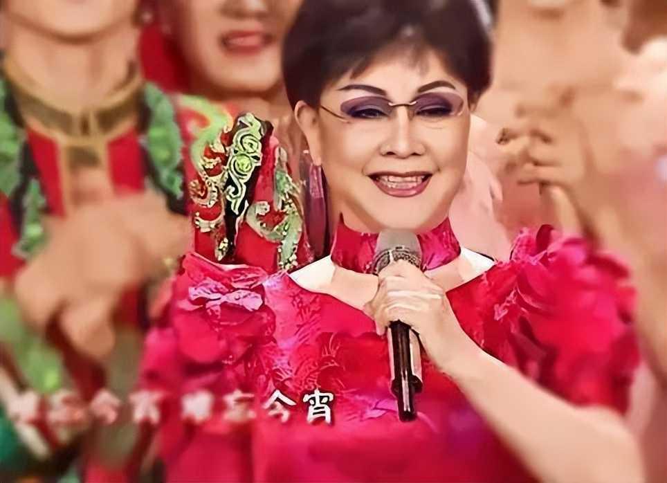 哈文定居美国，姜昆现身加州，文化人怎么活成了两面派

在2012年到2013年期