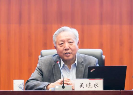 老百姓都没收入了，还怎么刺激消费？经济学家吴晓求一句话点破：这条路子就是错的。网