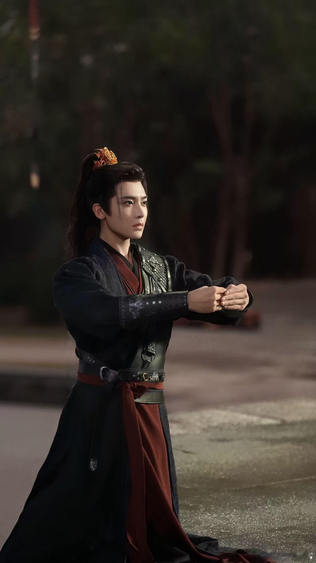 侯明昊OMG你吓到我啦侯明昊被导演的话吓到了 导演沉浸式磕CP实在出人意料，线下